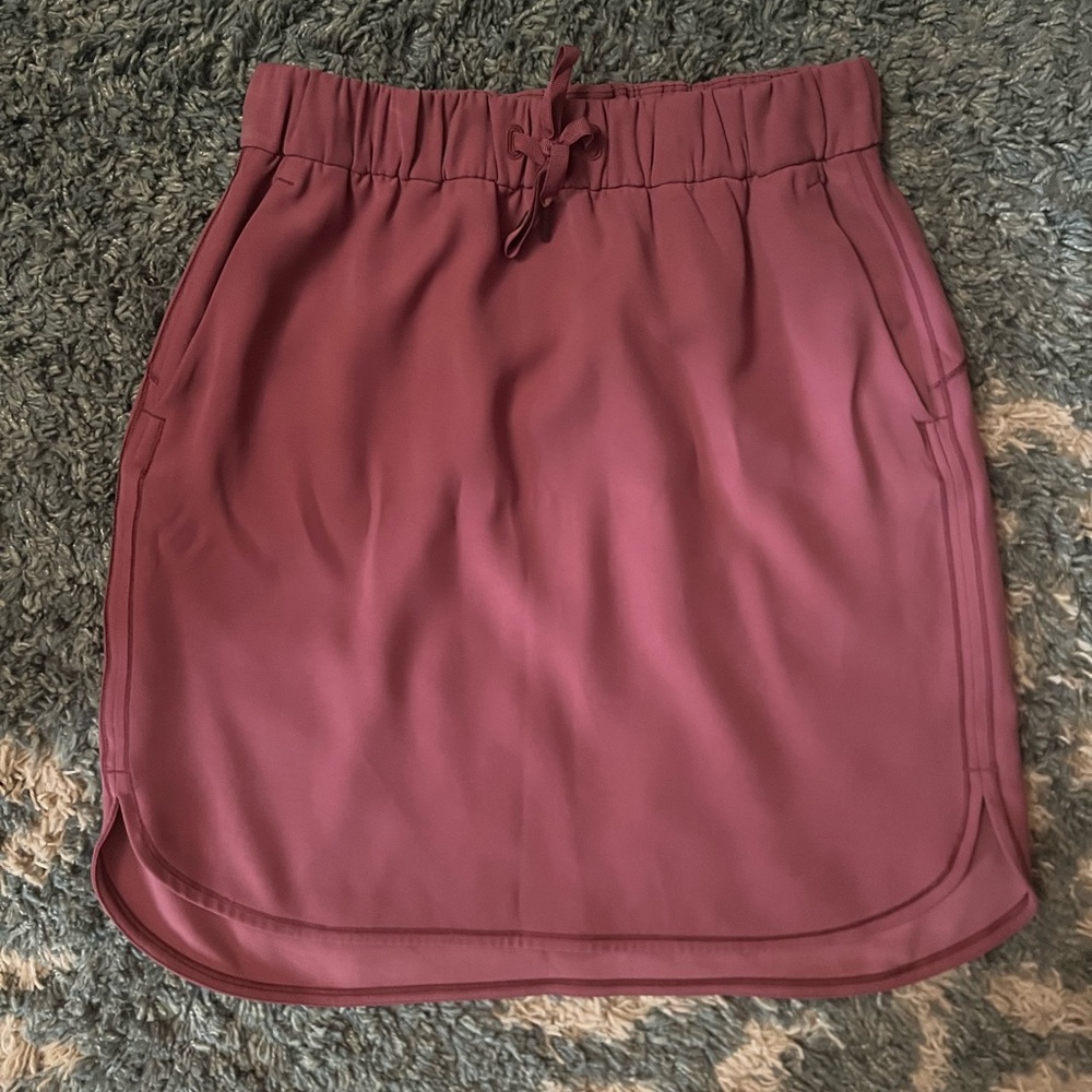 GUC lululemon skirt size 8